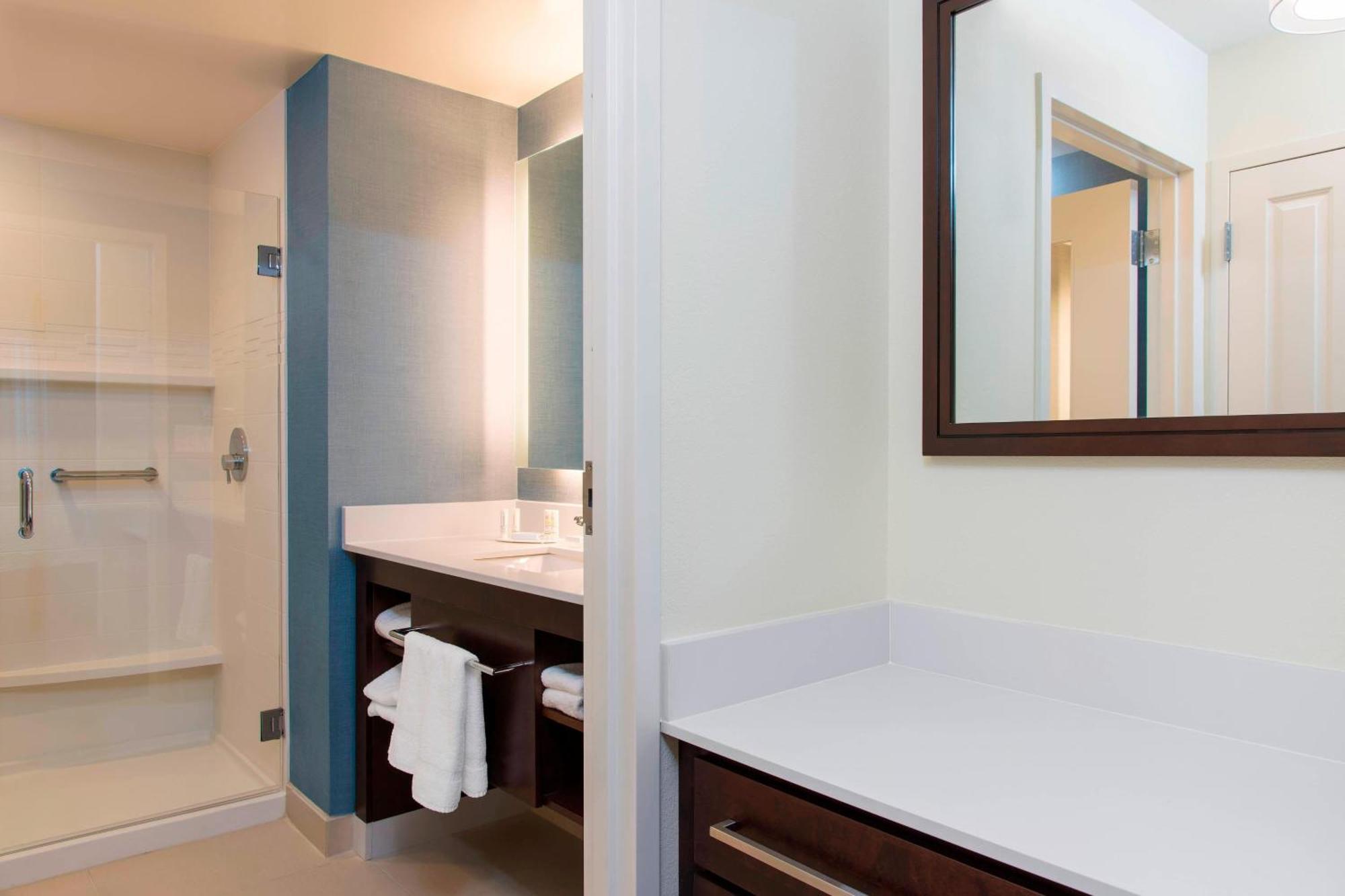 Residence Inn By Marriott Milwaukee West Wauwatosa Bagian luar foto